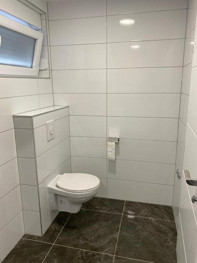 Apartmani Grgic On The Adress Branka Fucica 96 Malinska Exterior photo
