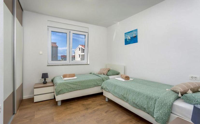 Apartmani Grgic On The Adress Branka Fucica 96 Malinska Exterior photo